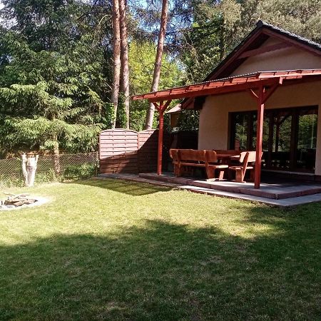 Urokliwy Domek Nad Brzegiem Jeziora Lubiatów المظهر الخارجي الصورة