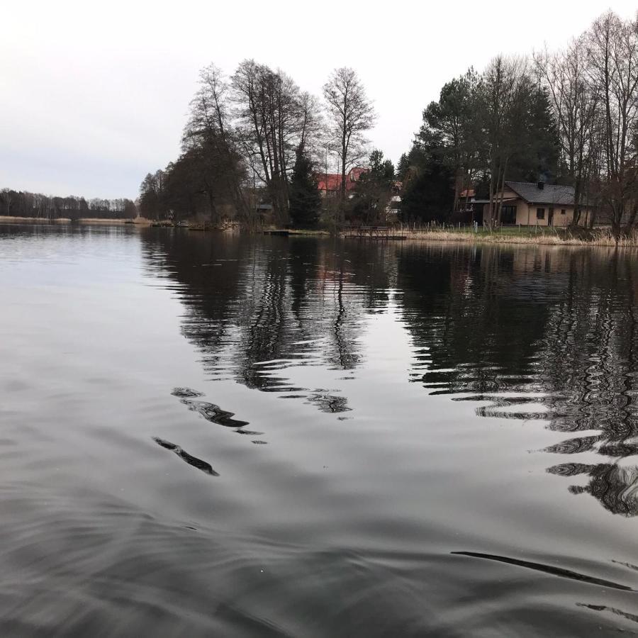 Urokliwy Domek Nad Brzegiem Jeziora Lubiatów المظهر الخارجي الصورة