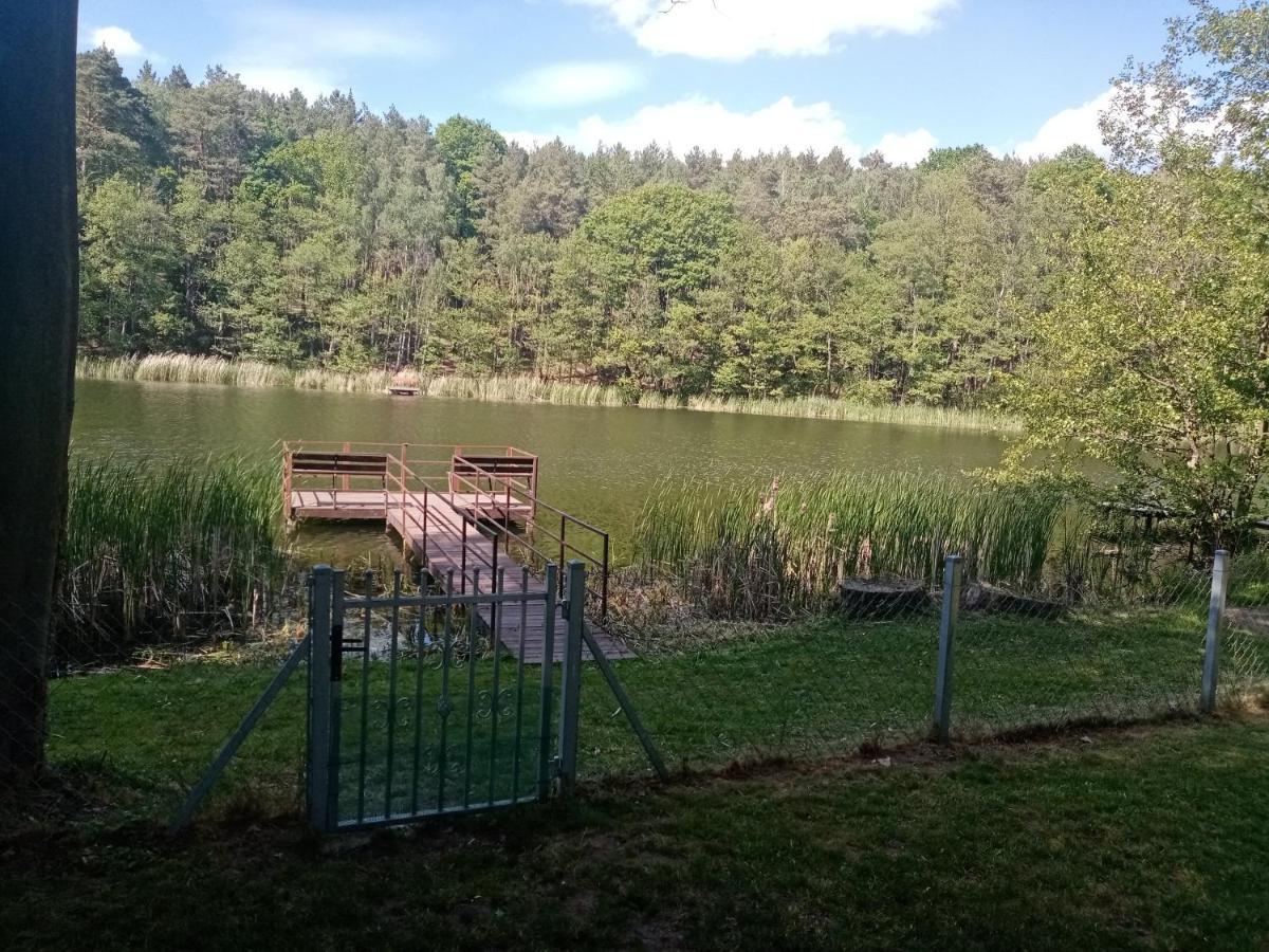 Urokliwy Domek Nad Brzegiem Jeziora Lubiatów المظهر الخارجي الصورة