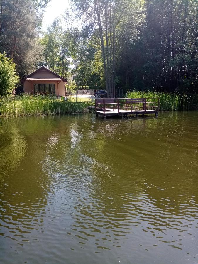 Urokliwy Domek Nad Brzegiem Jeziora Lubiatów المظهر الخارجي الصورة