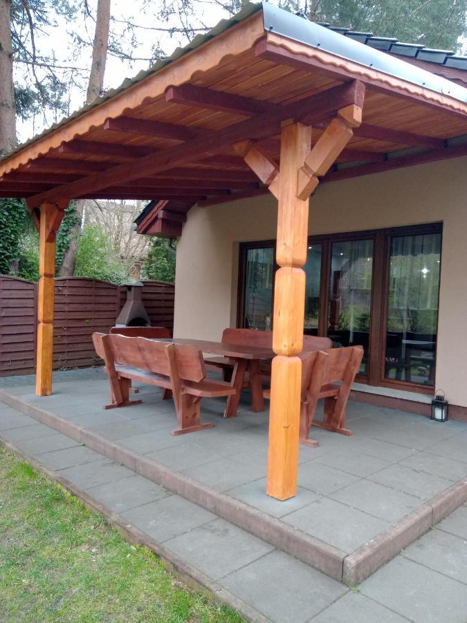 Urokliwy Domek Nad Brzegiem Jeziora Lubiatów المظهر الخارجي الصورة