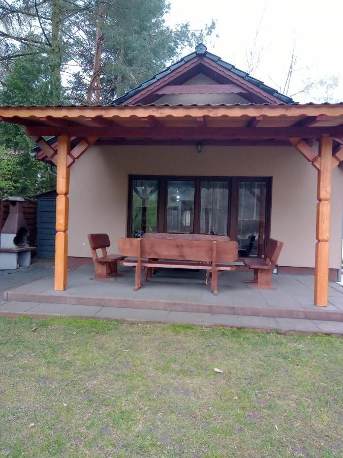 Urokliwy Domek Nad Brzegiem Jeziora Lubiatów المظهر الخارجي الصورة